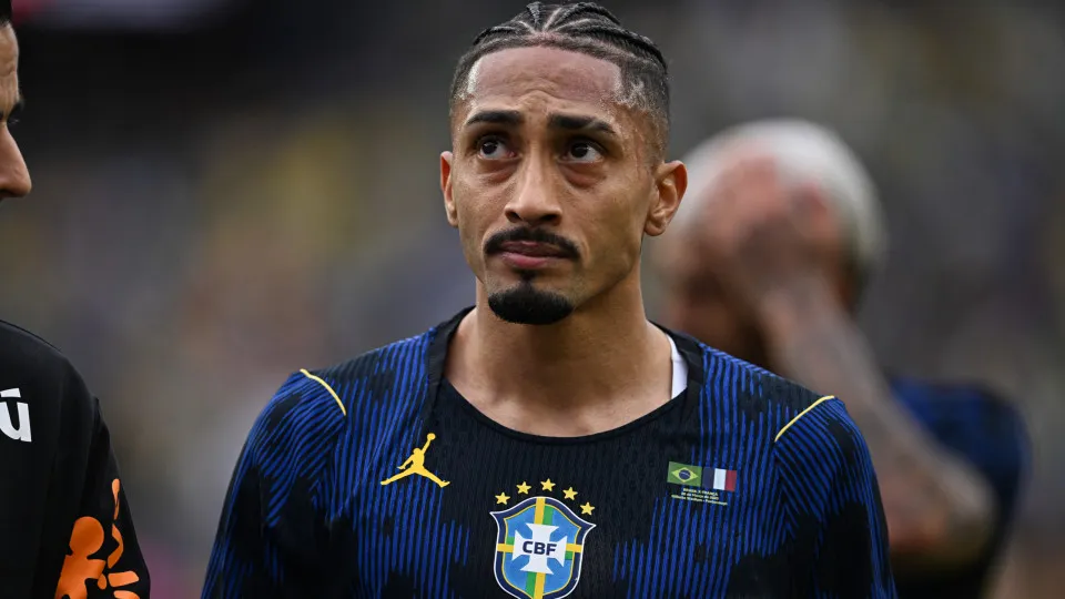 Raphinha contiua em recuperação e Barça pode receber até R$ 44 milhões por lesão na Data Fifa